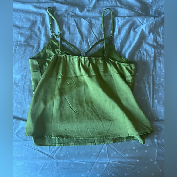 SILK GREEN CAMI TOP - Picture 2 of 2